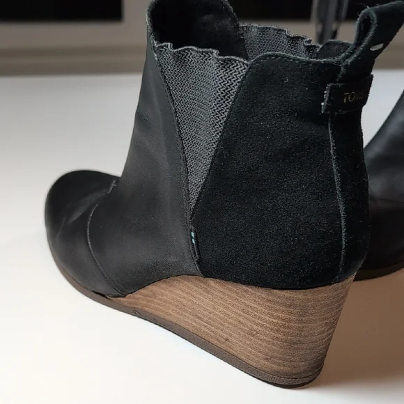 Toms Black Leather Ankle Boots - Picture 3 of 9